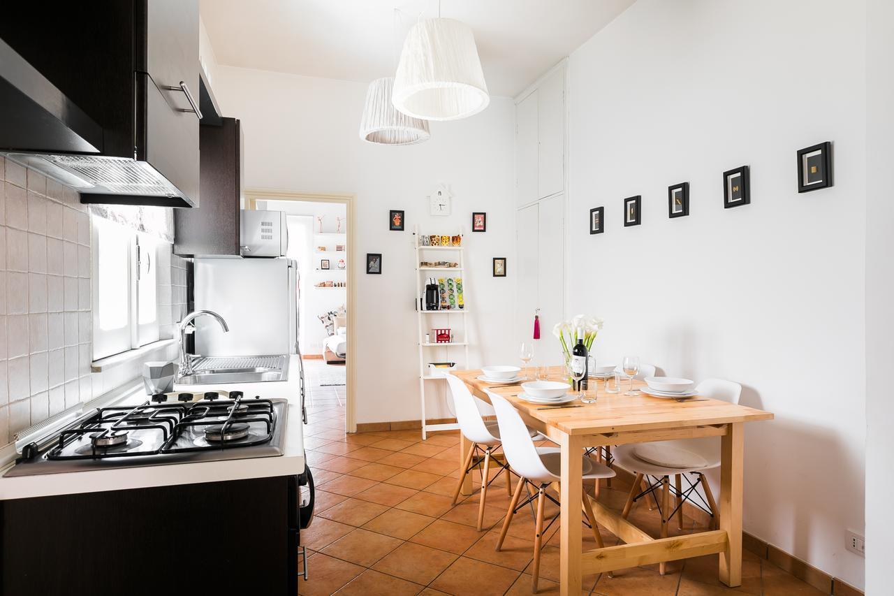 Apartemen 67 m² dengan 1 kamar tidur dan 1 kamar mandi pribadi di Trastevere Rome Bagian luar foto