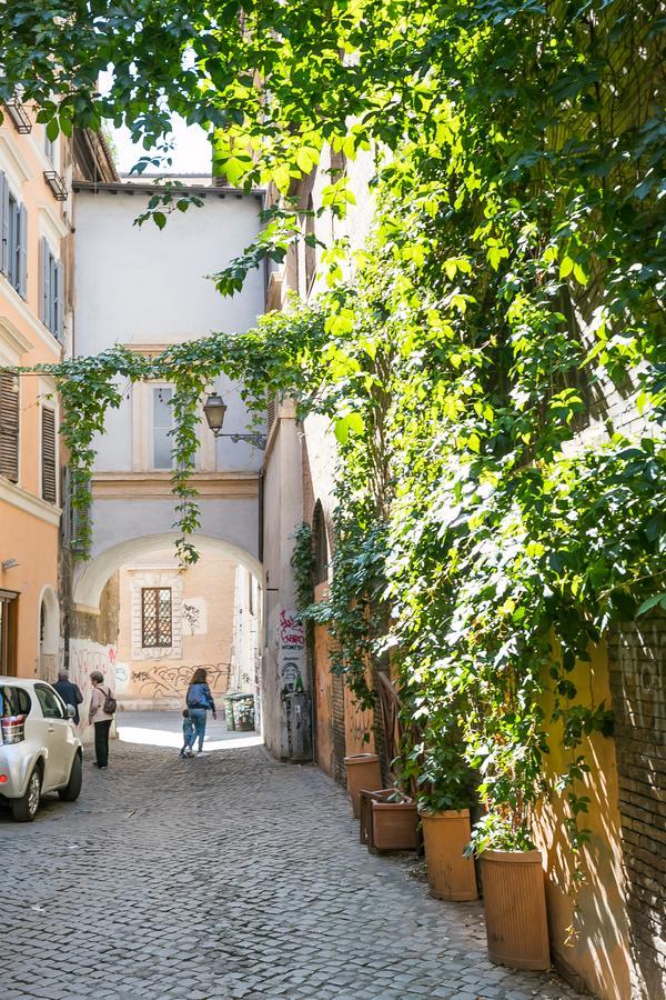 Apartemen 67 m² dengan 1 kamar tidur dan 1 kamar mandi pribadi di Trastevere Rome Bagian luar foto